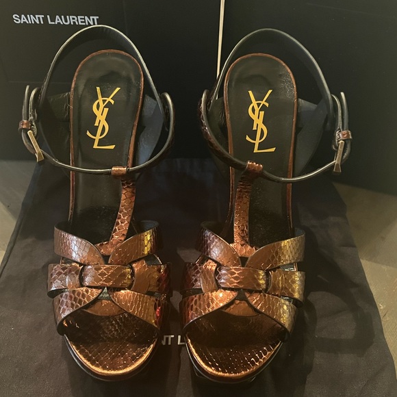 Saint Laurent
Tribute 135mm metallic-effect sandals - Picture 9 of 11